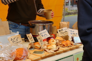 写真：令和8年2月22日ファッションフェスティバルin Tajimiランウェイを歩くモデル