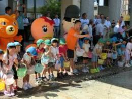 写真：2024年度打ち水（庁舎前）