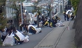 写真：地域清掃活動の様子2