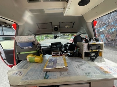 指揮車車内前からの写真