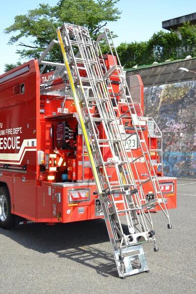 写真：救助工作車後方2