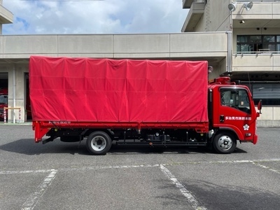 写真：資器材搬送車右側