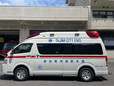 写真：救急1号車左側