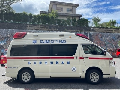 写真：救急1号車右側