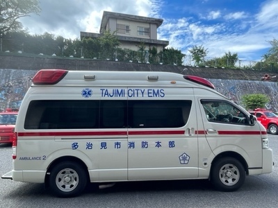 写真：救急2号車右側
