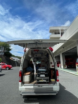 写真：ハッチバック開き