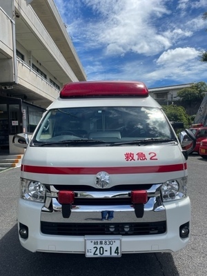 写真：救急2号車正面