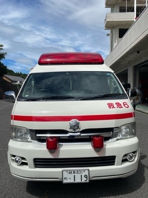 写真：救急6号車正面