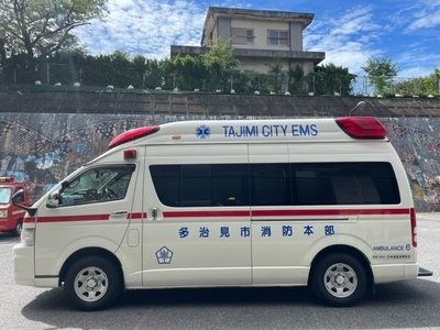 写真：救急6号車左側