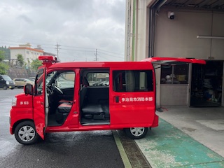 写真:査察車を全開した様子