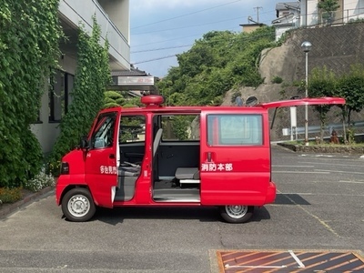 写真：査察車を全開した様子