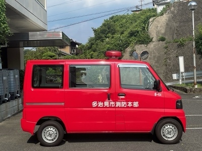 写真：査察車右側