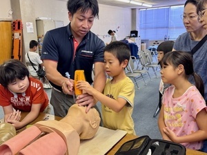 写真：救命士体験1