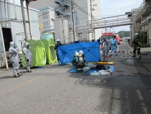 写真：化学災害対応合同訓練