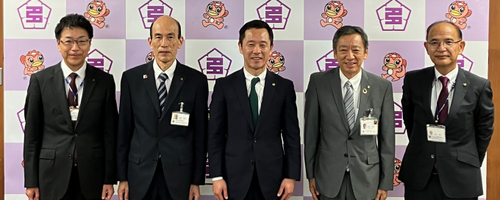 写真：教育長の退任に伴う引継式