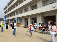 写真:挨拶で絆の日の様子3