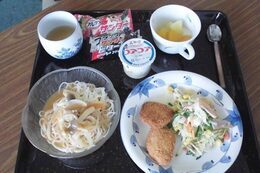 写真:子ども食堂の食事