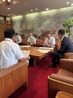 写真：シルバー人材センターからの要望書受理の様子