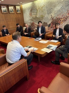 写真：面談（アドバンテック副社長）