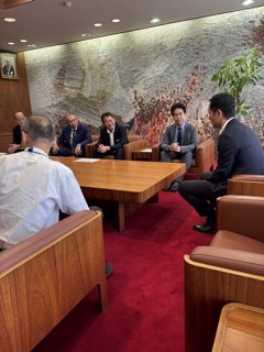 写真：東濃鉄道株式会社から決算報告を受ける様子