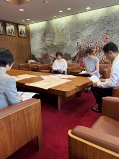 写真：NPO法人まぁーると面談の様子