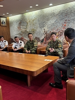 写真：面談（自衛隊恵那地域事務所）