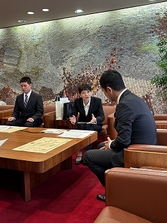 写真：表敬訪問（創意工夫功労賞受賞　明和工業株式会社）1