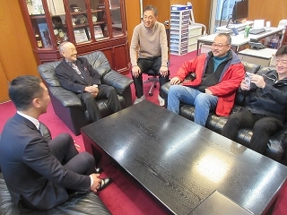 写真：イザワピグメンツ訪問