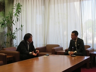 写真：ひまわり幼稚園理事長と面談