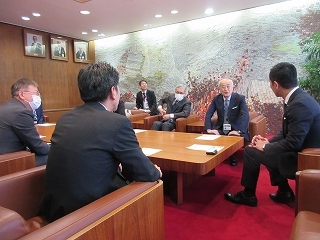 写真：核融合科学研究所所長と面談