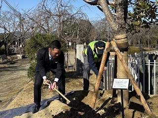 写真：多治見陶都ライオンズクラブ主催記念植樹