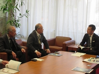 写真：面談（春日井商工会議所副会頭ら）