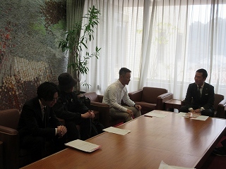 写真：面談（三十路式実行委員会）