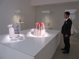 写真：鈴木藏の志野展