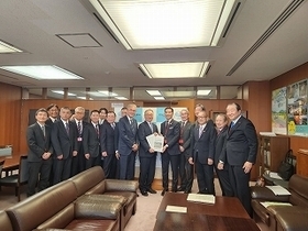 写真：東濃西部都市間連絡道路建設推進協議会要望活動1