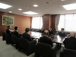 写真：面談（安井建築設計事務所）