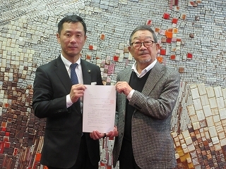 写真：多治見市医師会から要望書受理