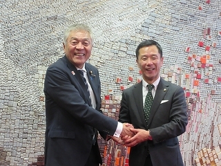 写真：面談（参議院議員青島健太氏）