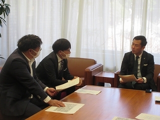 写真：面談（多治見市制記念花火大会実行委員会長ら）