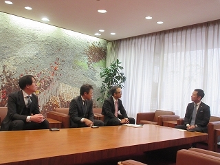 写真：面談（東邦ガス株式会社岐阜地域支配人ら）