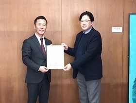 写真：連合岐阜、岐阜県労働者福祉協議会から要求書等受理1