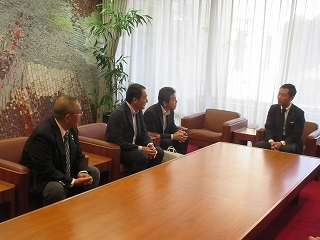 写真：面談（中部実業団陸上競技連盟理事長ら）