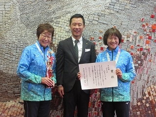 写真：表敬訪問（ねんりんピックはばたけ鳥取2024ソフトテニス準優勝者）