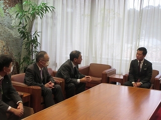 写真：面談（名古屋市環境局長ら）