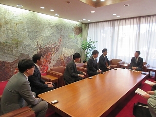 写真：面談（池田下水処理場合流系監視設備更新工事受注者）