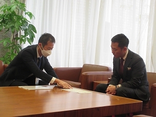 写真：面談（多治見砂防国道事務所長）