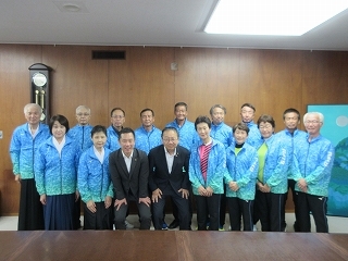 写真：表敬訪問（第36回全国健康福祉祭とっとり大会出場者）