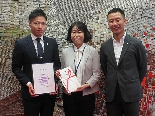 写真：株式会社ノアからの寄附金贈呈式