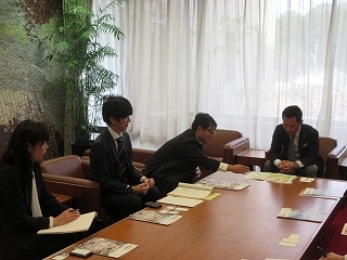 写真：面談（東海財務局岐阜財務事務所長ら）
