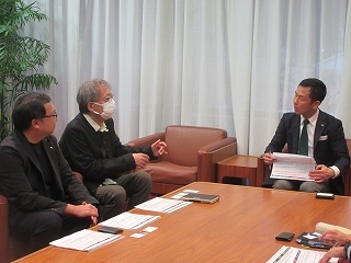 写真：面談（学校法人山口精華学園理事長ら）